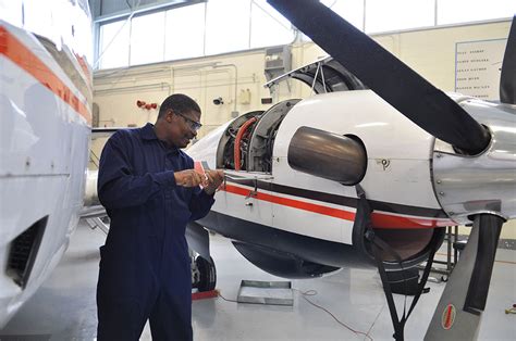 US Navy Jet Trainer Maintenance